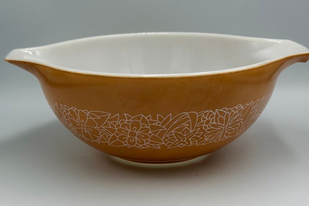 Vintage PYREX 443 Woodland Cinderella Glass Mixing Bowl 2.5 Qt